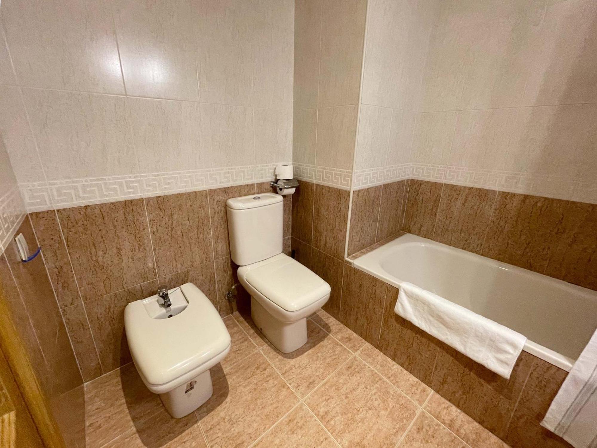 Apartamentos El Pilar Suites 3000 Saragossa Exterior foto