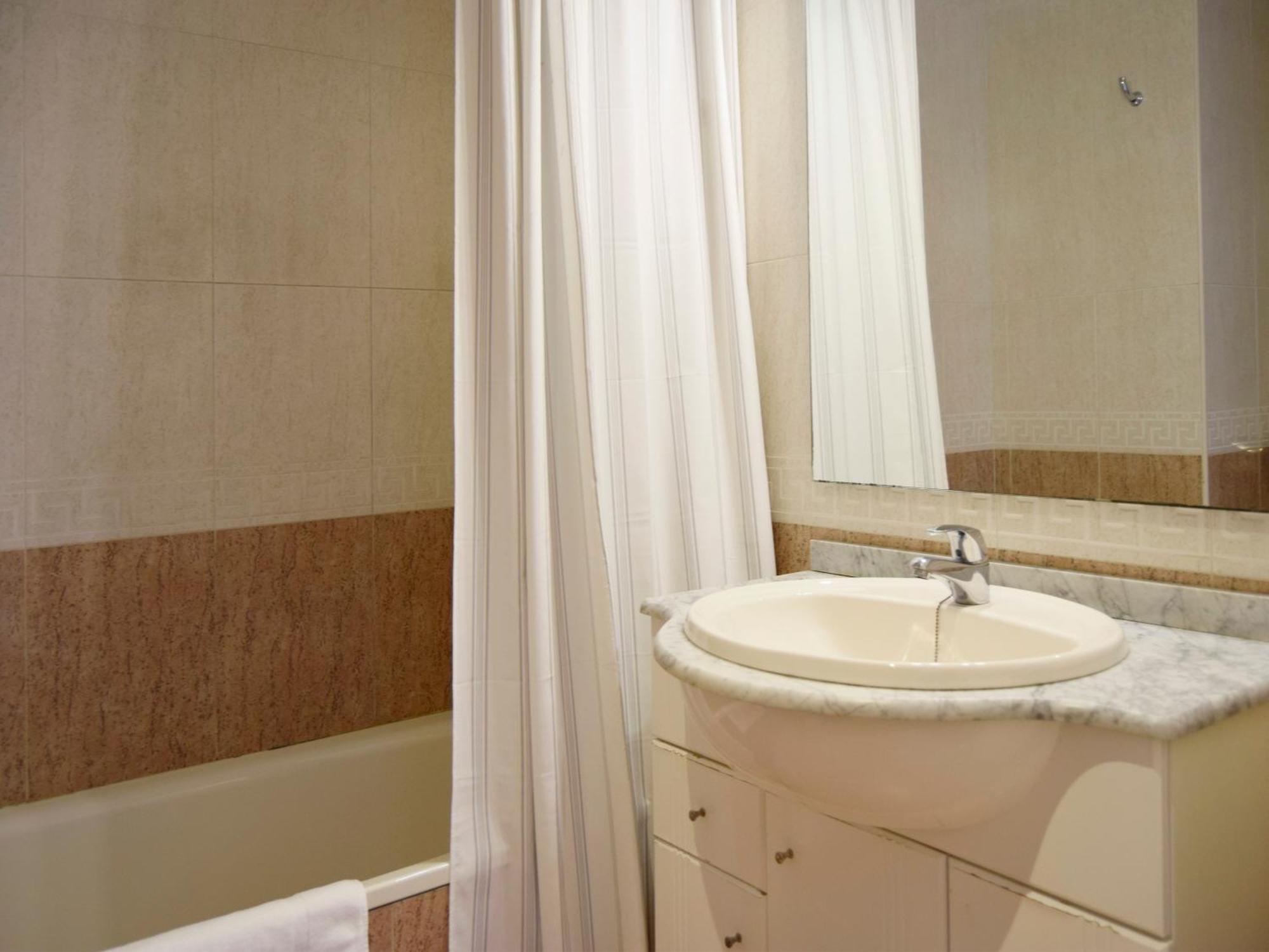 Apartamentos El Pilar Suites 3000 Saragossa Exterior foto
